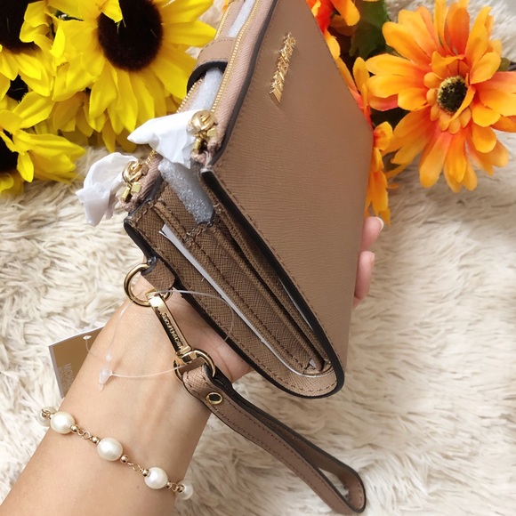 Michael Kors Jet Set Travel Double Zip Wristlet - Picture 8 of 8